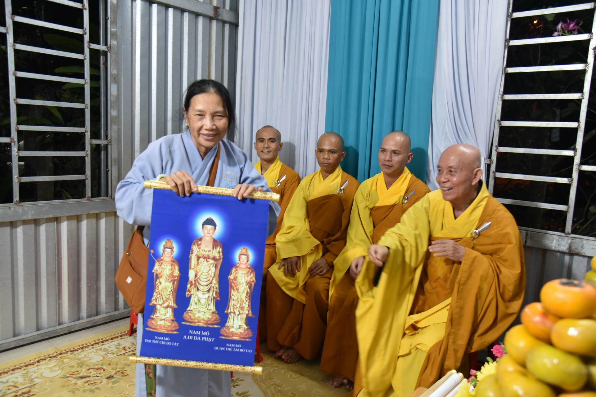 Chanting sutra, releasing creatures to pray for peace in Tan Thanh, Long An by the Charity Board